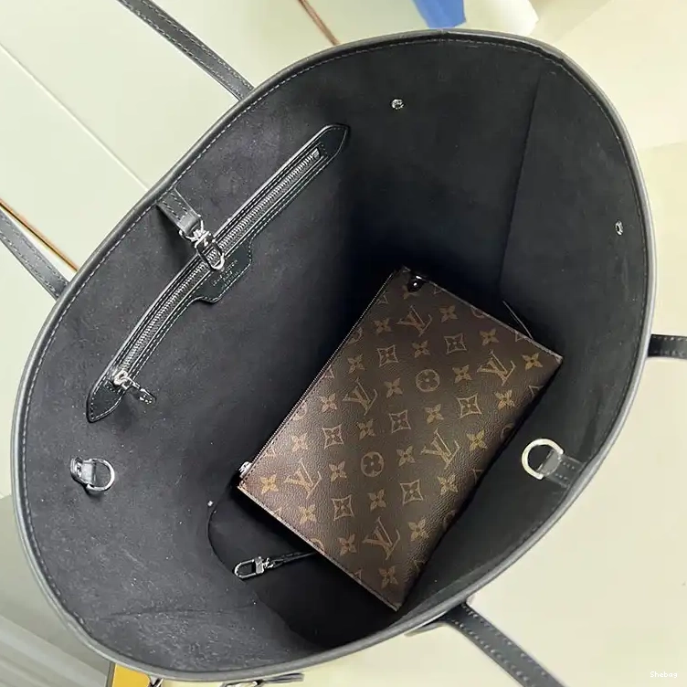 Bags LV 2411YA0267 0520